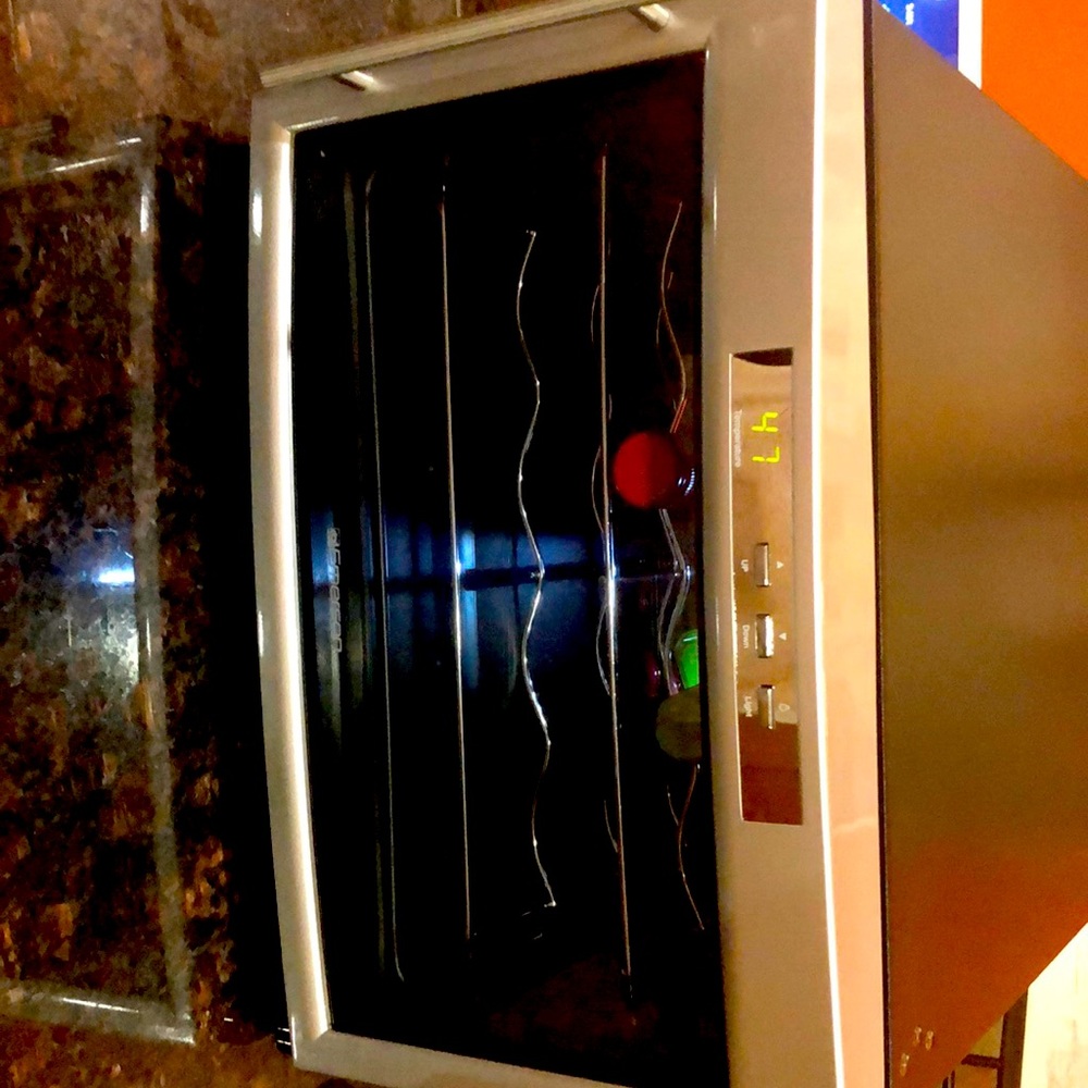Wine/liquor/ beverage cooler